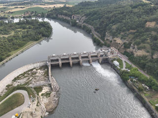 Spillway-Gates-Beaumont-Monteux-02.jpg